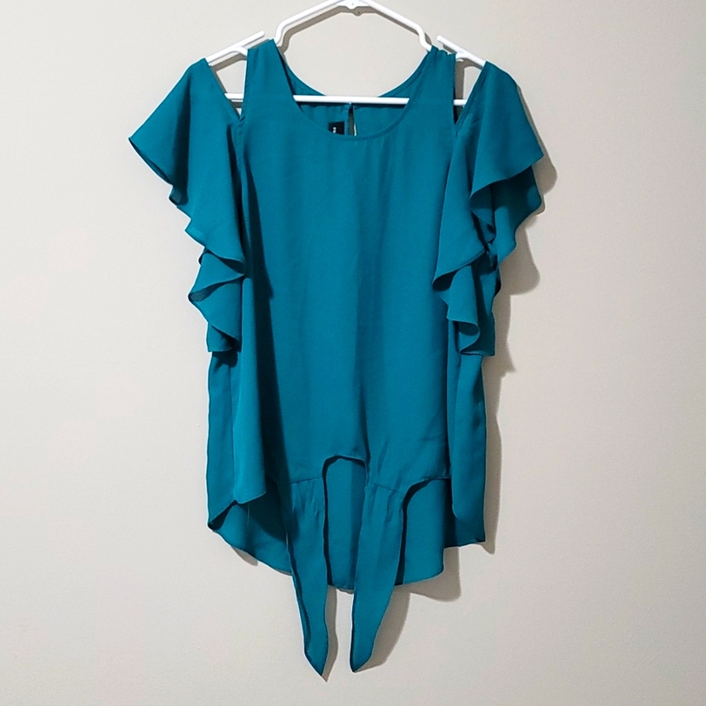 Fortune+ ivy cold shoulder short sleeve